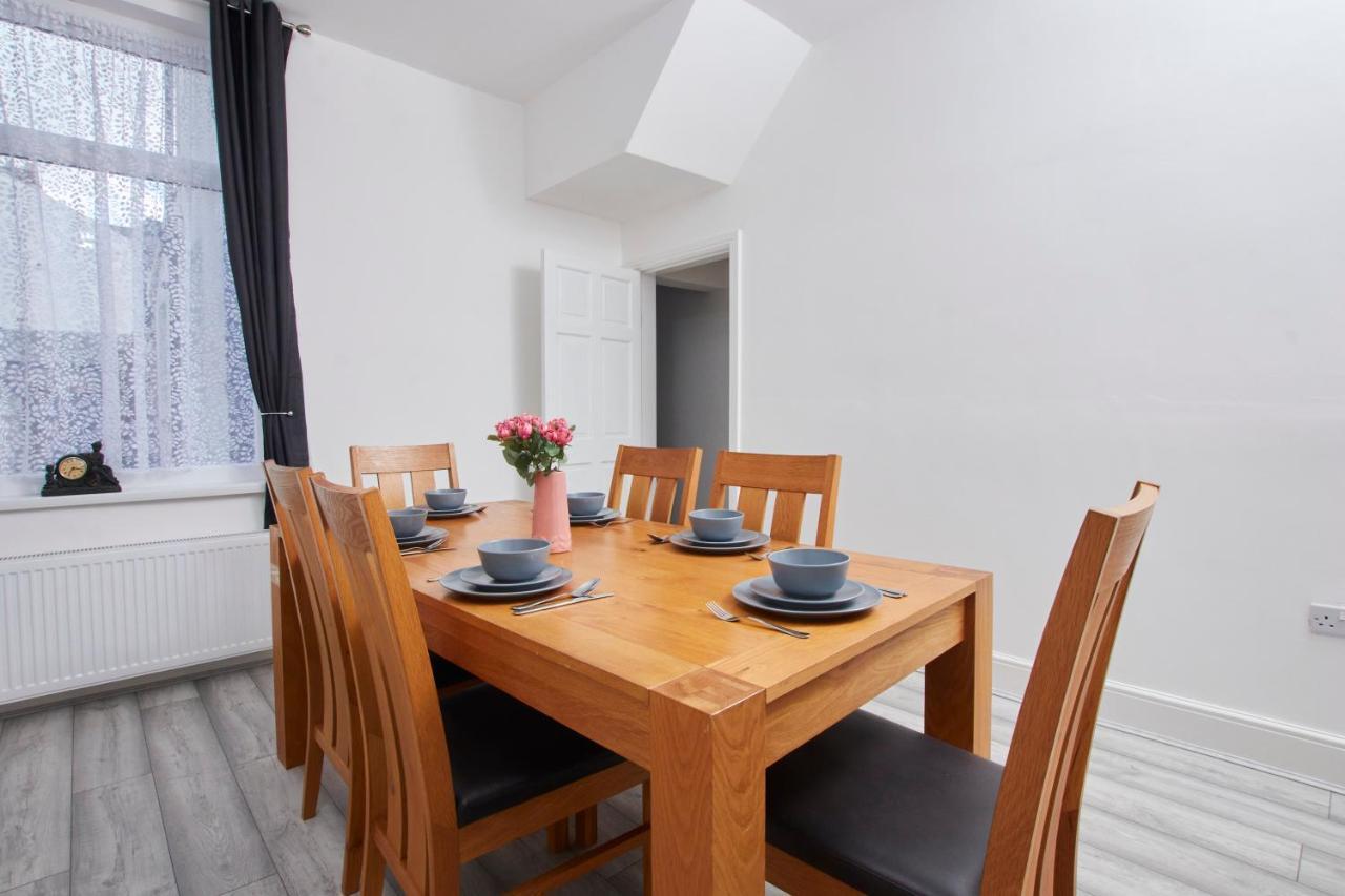 Stylish Blackpool Gem - Great Location! Exterior photo